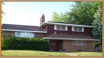 $129,900
Come take a look at this all electric 3 bedroom, 2 1/2 bath brick home with