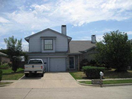 $129,900
Fort Worth, 3 bedrooms 3 baths with 2 living