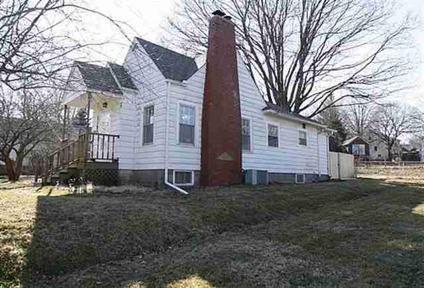 $129,900
Iowa City 2BR 1BA, So Very Charming! Character abounds!