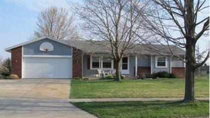 $129,900
Kentwood Walk Out Ranch Home. This very spacious home offers 5 bedrooms 2 full