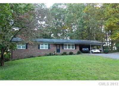 $129,900
Statesville 1.5BA, Updated 3 bedroom home with full