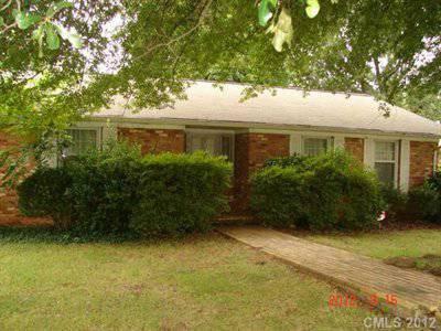 $129,900
Statesville 3BR 2BA, Spacious older home on corner lot in