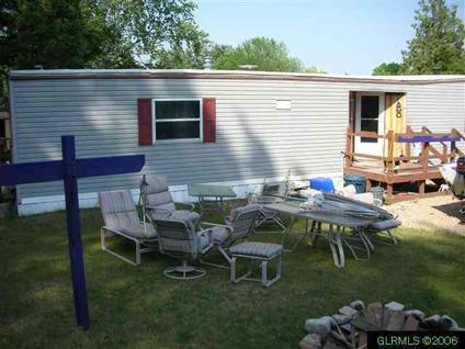 $12,000
Green Lake 2BA, Just west of sits this 1981 Marshfield 2