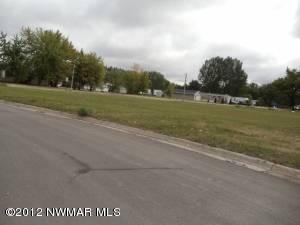 $12,514
Thief River Falls, Vacant lot for sale: Irregular lot with