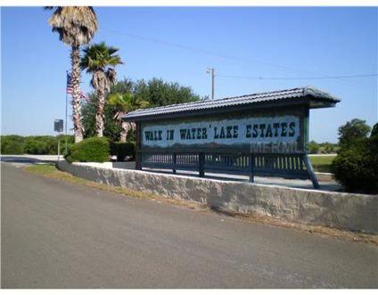 $12,900
Lake Wales, Priced low to sell quick! Beautiful water access