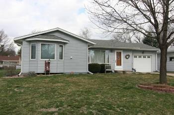 $132,000
Newton, Main level features living room, 3 bedrooms