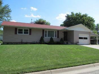 $134,500
Denver 3BR, Enjoy living in when you own this large ranch