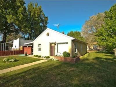 $134,900
Adorable Remodeled Bungalow