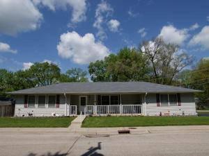 $134,900
Fox Lake, BRIGHT & SPACIOUS 3BR/2BA RANCH ON CORNER LOT ONLY