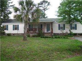 $135,000
Summerville 3BR 2BA, This home has a lot to offer.