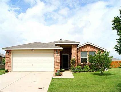 $135,900
Denton 3BR 2BA, OPEN FLOOR PLAN with large rooms!
