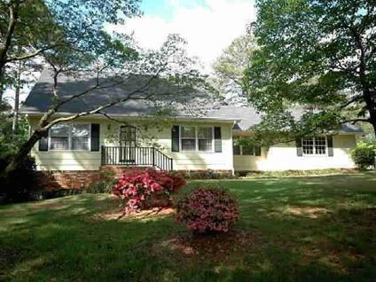 $136,000
Single Family Residential, Cape Cod - Lilburn, GA
