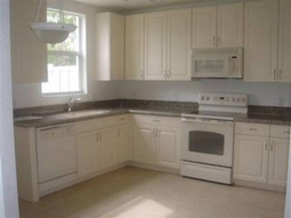 $136,500
Naples, Charming and spacious 1st. floor 2 bedroom 2