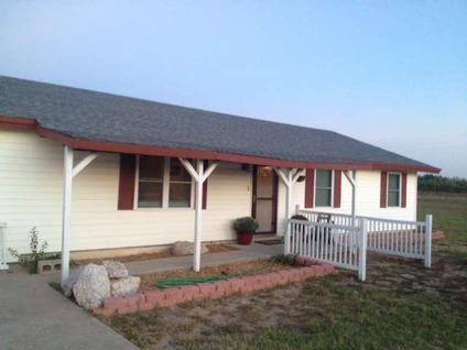 $137,500
Woodward, LOTS OF UPDATES! This 3 bedroom 2 bath home has