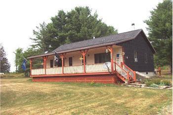 $139,000
Country Living at it's BEST!