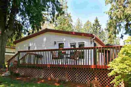 $139,000
Suquamish, Fire up the grill! This 3 bed, 2 bath home has