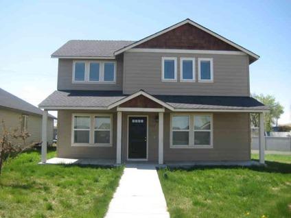$139,500
Madras 2.5BA, This three bedroom home features an over the