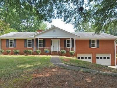 $139,900
4BR/2.1BA Brick Ranch w/Playroom - Great Location to Wake Forest