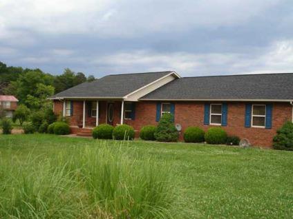$139,900
Forest City 3BR 2BA, Nice brick ranch with basement & double