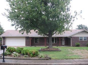$139,900
Springdale 2BA, Wow! Big bang for your buck in this