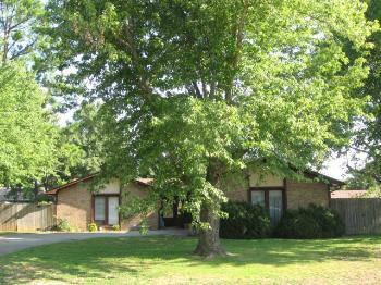 $140,000
Fayetteville 3BR 2BA, Large ranch in quiet NE Fay S/D close