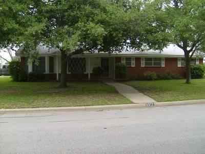 $141,900
Single Family, Traditional - North Richland Hills, TX