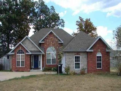 $142,000
This lovely home is waiting for you! Great floorplan and loads of amenities.