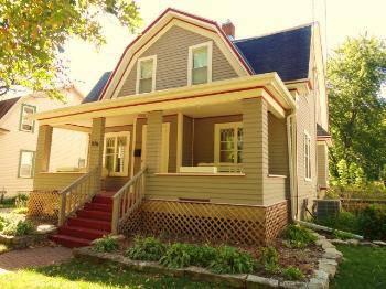 $144,900
Green Bay 3BR 2BA, Character Astor park home built in 1918.