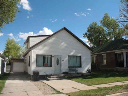 $145,000
Kemmerer, This home has 2 bedrooms on the main floor with