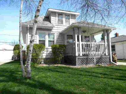 $145,000
Saint Francis 3BR 1BA, Impeccable home on a quiet street!