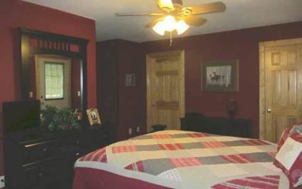 $149,500
Blairsville, FANTASTIC CABIN IN THE WOODS, 2 ROOMY BEDROOMS