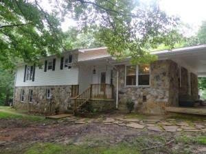 $149,900
Corinth 3BR 2.5BA, Spectacular Tri-level home situated on 5