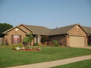 $149,900
Edmond 3BR 2BA, Pride of ownership shown throughout this