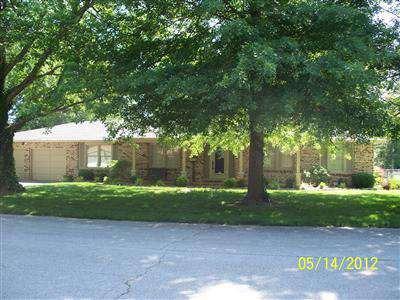$149,900
Fantastic neighborhood with all very well kept homes. This home is open and