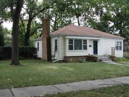 $149,900
Mid-century in the heart of Old West Lawrence