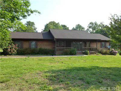 $149,900
Statesville 3BR 2BA, Ranch with basement, sold