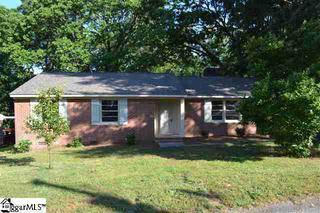 $149,995
Check out this fantastic one level brick home...