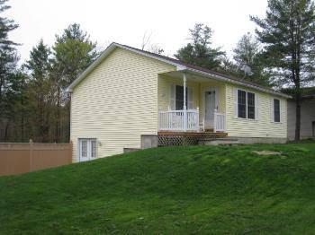 $150,000
Auburn 1BA, CHARMING 2003 RANCH WITH HUGE FENCED IN