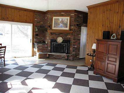 $151,000
Toledo Three BR, Just like new! Spacious Two full BA home move in
