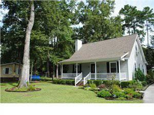 $152,500
Summerville 2BA, Precious Southern Home with a full front