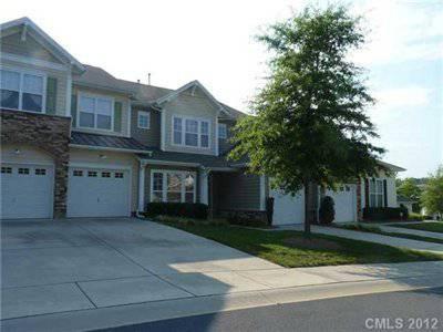 $152,900
Charlotte, Beautiful! This 3 bedroom 2.5 bath townhome has