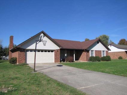 $152,900
Somerset, This 3BR 2BA home features a full tiled kitchen w/