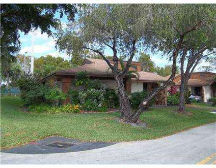 $154,000
Fort Lauderdale 2BR 2BA, THIS IS A VILLA WITH VALTED