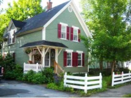 $154,900
Concord 3BR 1.5BA, This quaint and charming New England