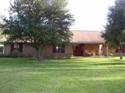 $154,900
Lumberton Real Estate Home for Sale. $154,900 3bd/2ba. - ANNETTE CALDWELL of