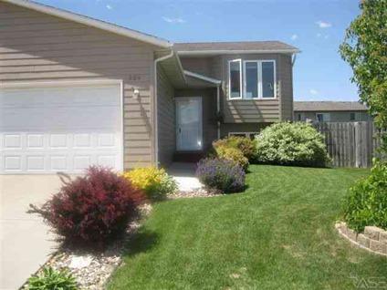 $155,000
Sioux Falls 3BR 2BA, *WOW -- AN EXCEPTIONALLY NICE LIKE NEW