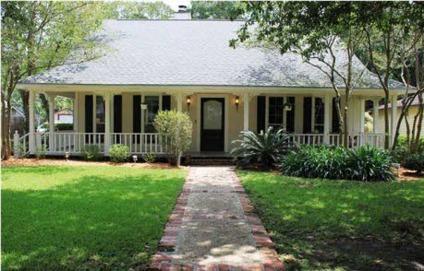 $156,000
Acadiana style home convenient to I110, airline hwy and shopping