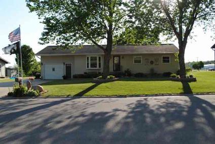$157,000
Dyersville, Don't miss this 3 bedroom, 2 bath home.