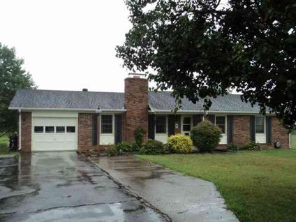 $158,000
Bowling Green 3BR 2BA, Nice brick home on 3.44 acres.