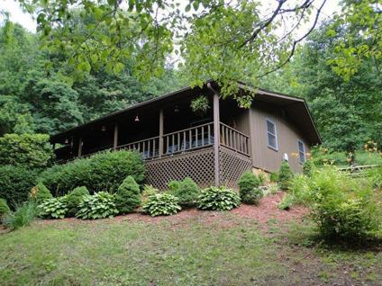 $159,000
IMMACULATE AND STUNNING MOUNTAIN HOME - 63 Wood Pond Road Franklin NC